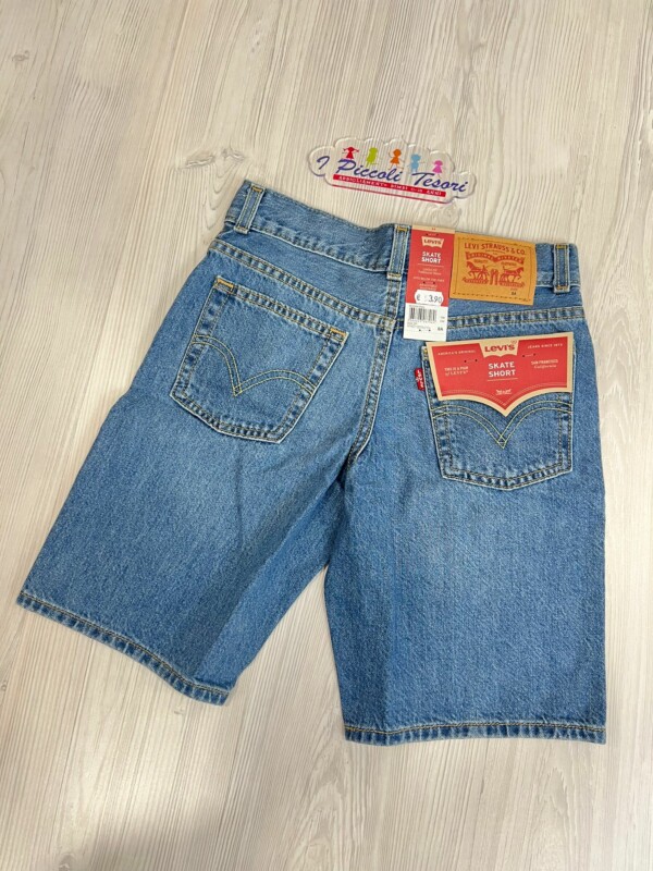 Short Levi's 8EK844